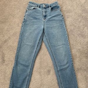 AE - Curvy Mom Jeans